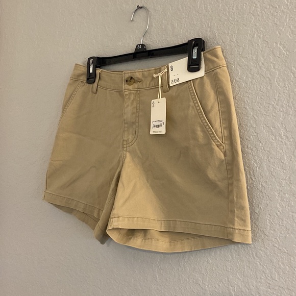 30. Mid rise twill shorts - Picture 2 of 6
